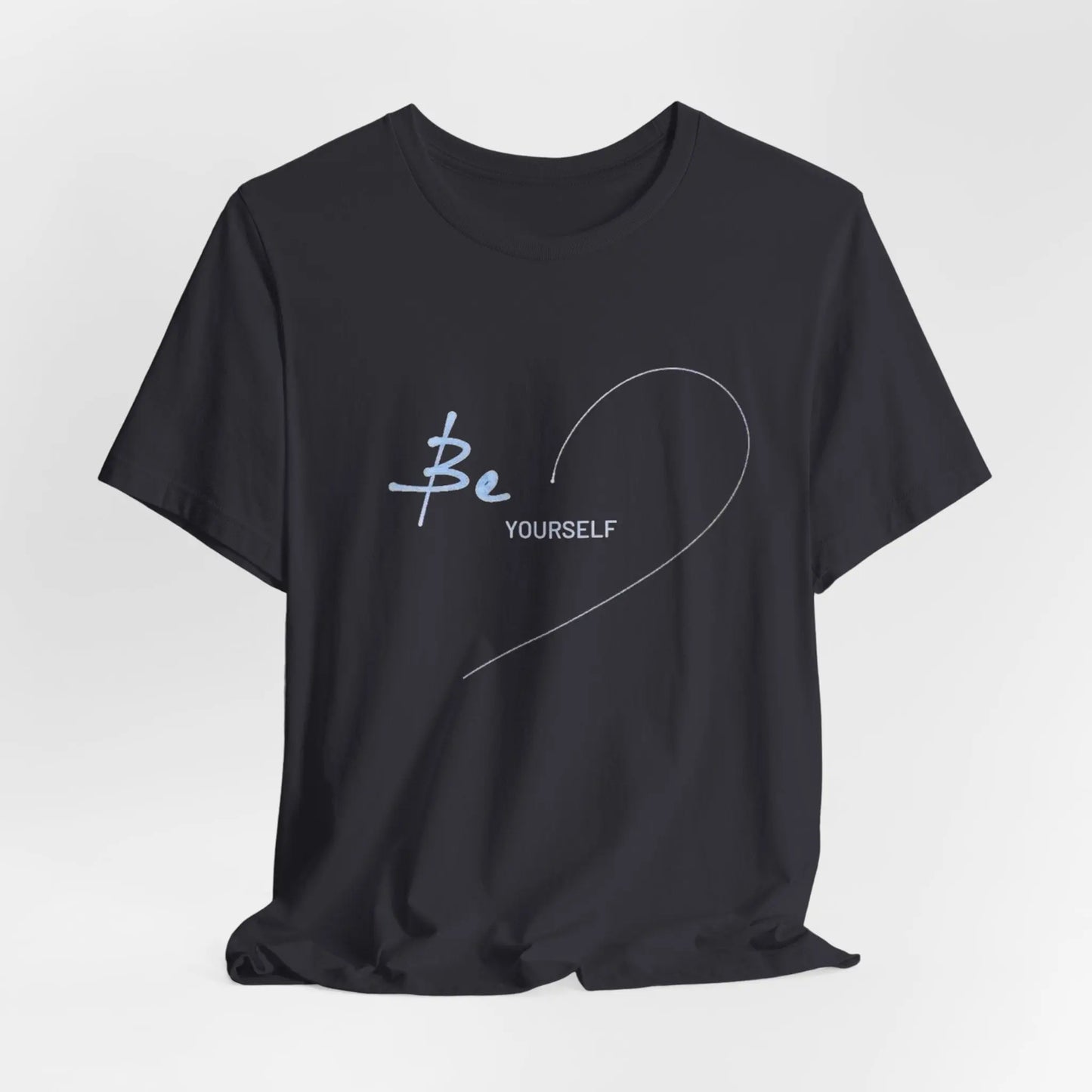 „Be Yourself“ – Schwarzes T-Shirt mit Herzmotiv | Unisex Shirt mit inspirierendem Spruch - ElmunoT-Shirt