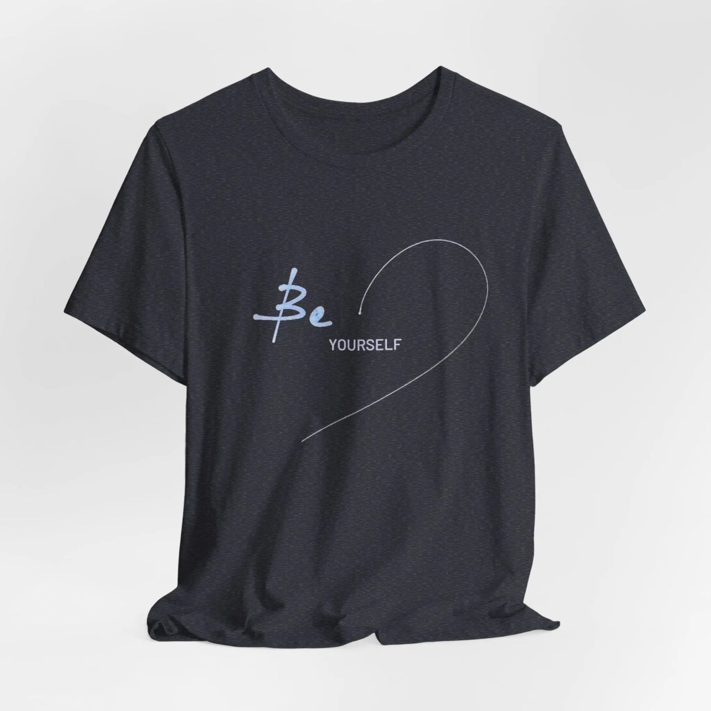 „Be Yourself“ – Schwarzes T-Shirt mit Herzmotiv | Unisex Shirt mit inspirierendem Spruch - ElmunoT-Shirt