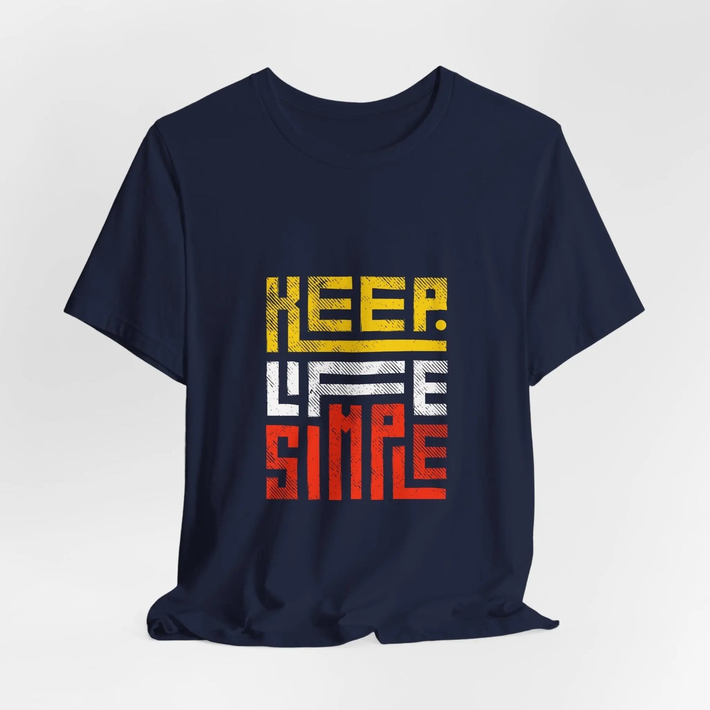 Dunkelblaues T-Shirt mit „Keep Life Simple“-Design in Gelb, Weiß und Rot.