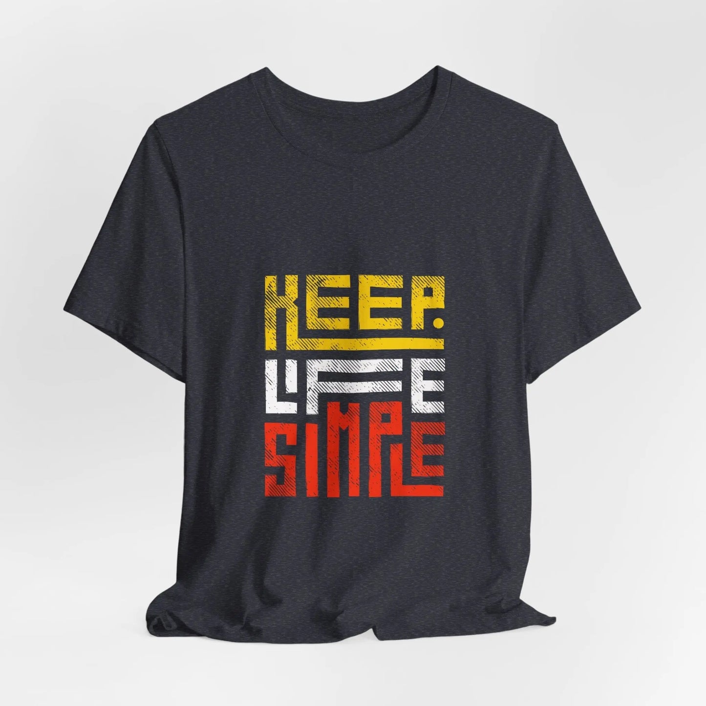 Dunkelgraues T-Shirt mit „Keep Life Simple“-Design in Gelb, Weiß und Rot.