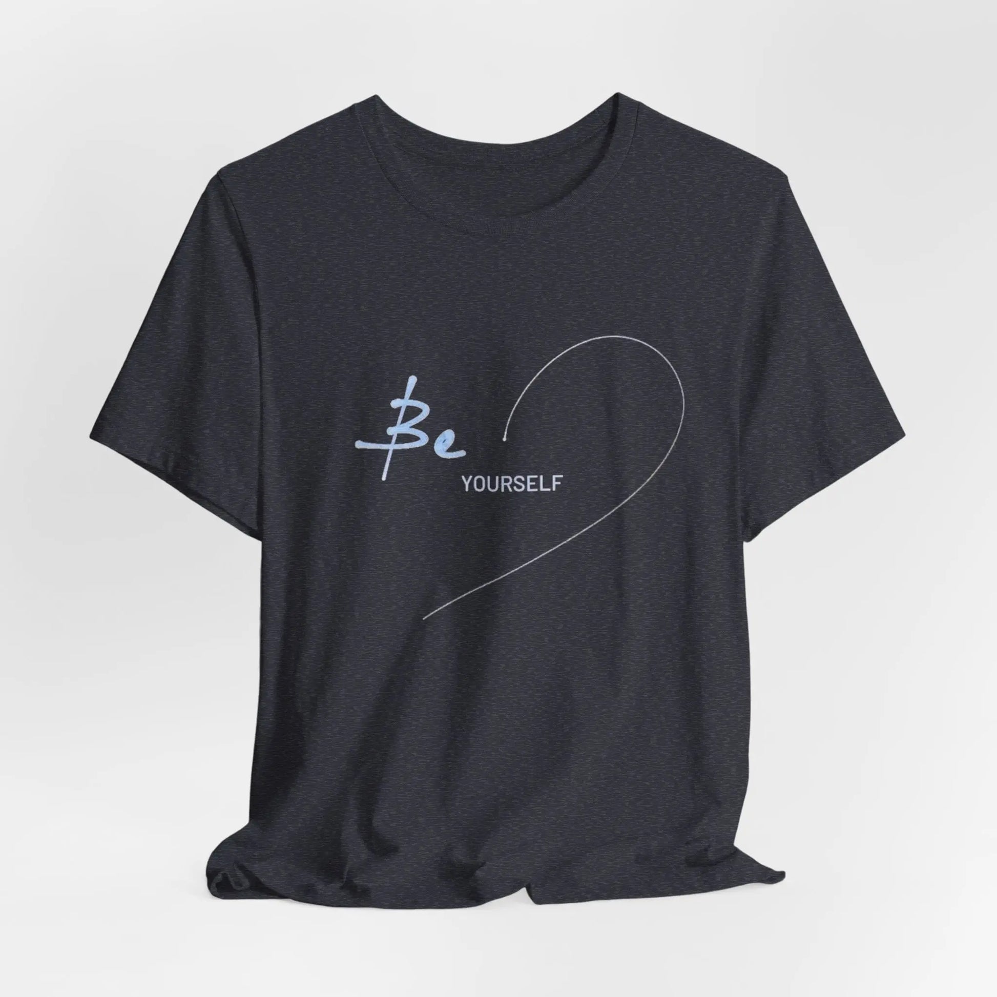 „Be Yourself“ – Schwarzes T-Shirt mit Herzmotiv | Unisex Shirt mit inspirierendem Spruch - ElmunoT-Shirt
