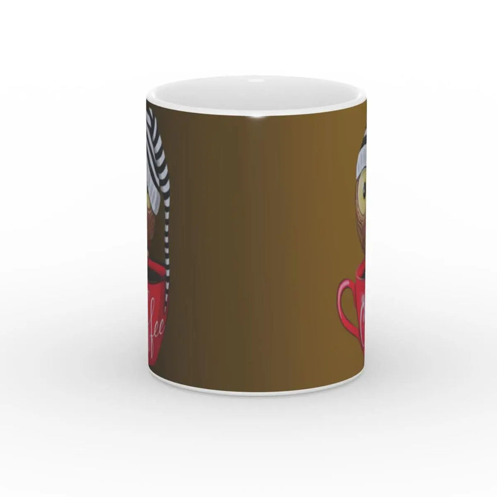 Ansicht der Eulen-Kaffeetasse von vorne, zeigt die gemütliche Eule in einer großen roten Tasse.
