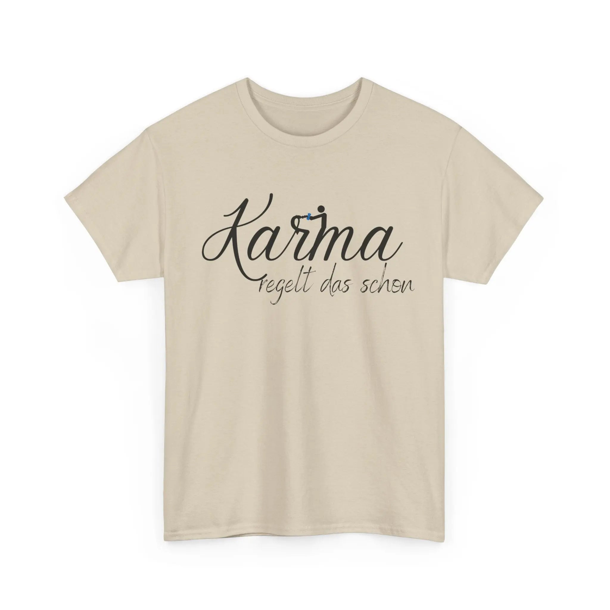 Beiges T-Shirt mit dem Aufdruck „Karma regelt das schon“, lässiger Unisex-Stil.