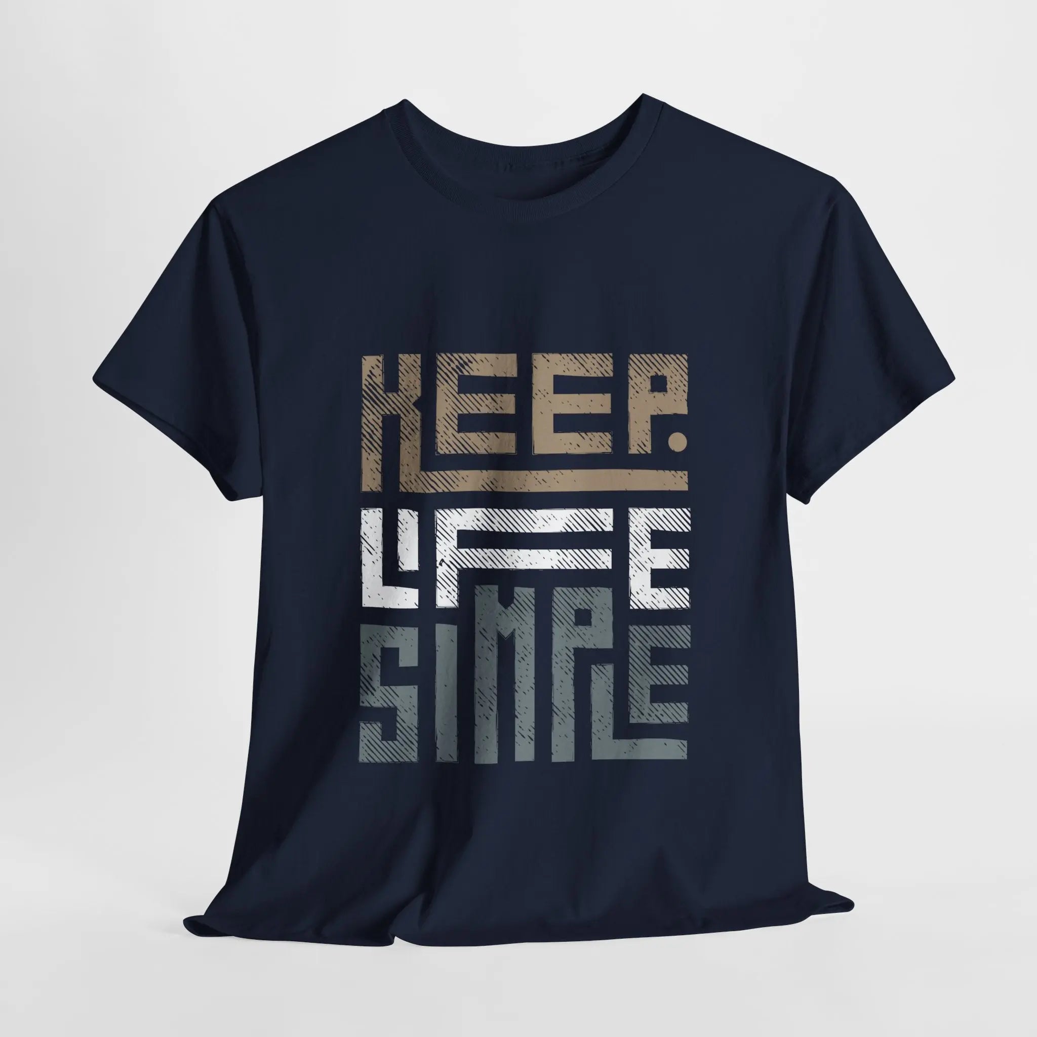 Dunkelblaues "Keep Life Simple" T-Shirt mit geometrischem Schriftzug, flach ausgelegt.