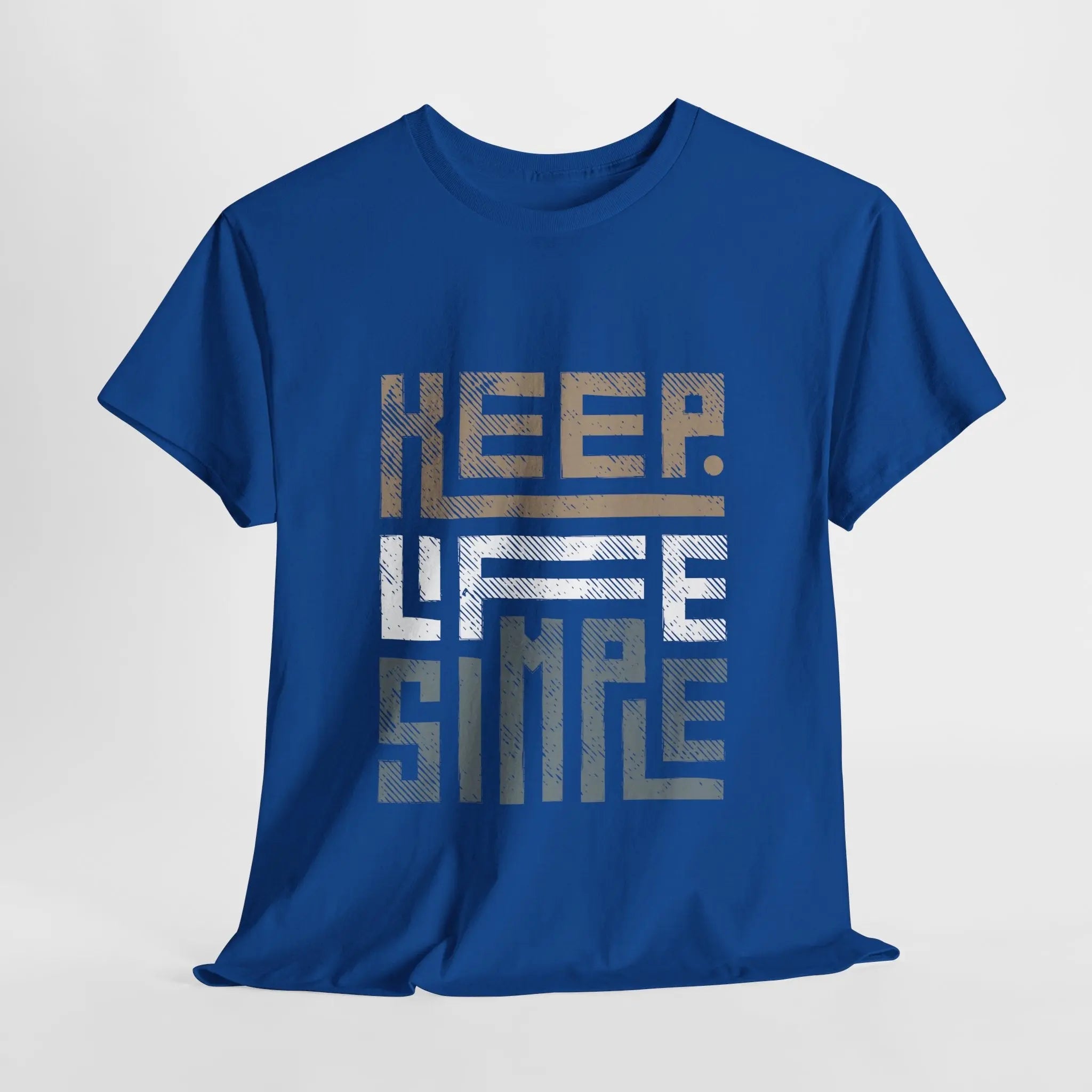 Blaues "Keep Life Simple" T-Shirt mit modernem Design, flach ausgelegt.