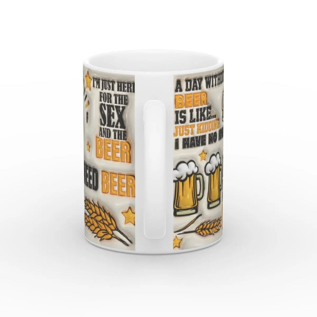 Rückansicht der Tasse mit weiterem lustigen Spruch und Bierkrügen.