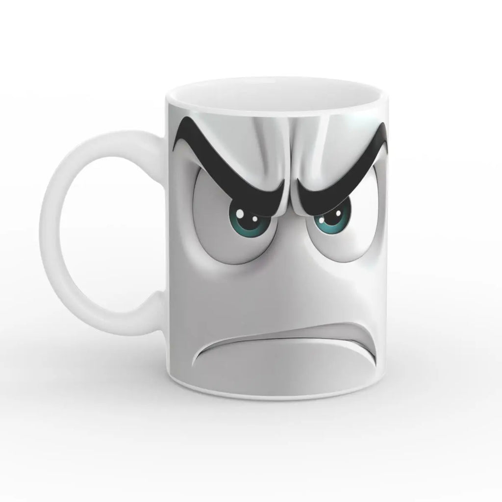 Weiße Kaffeetasse mit grimmigem Gesichtsausdruck – perfektes Geschenk für Morgenmuffel