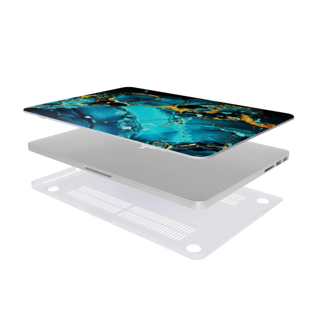 Explodierte Ansicht der MacBook-Hülle im Türkis-Gold-Marmordesign, bestehend aus Ober- und Unterteil, zeigt die Struktur und Passgenauigkeit.