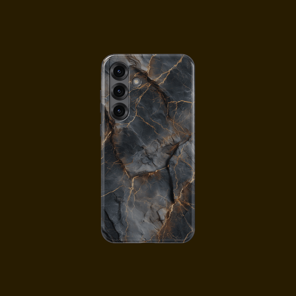 Rückseite der „Obsidian Veins“ Hülle im eleganten Marmor-Look