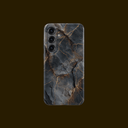 Rückseite der „Obsidian Veins“ Hülle im eleganten Marmor-Look