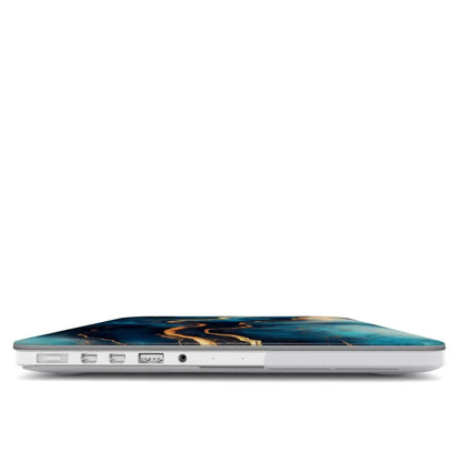 Schlanke und elegante MacBook Hülle im tiefblauen Marmor-Look – Seitenansicht