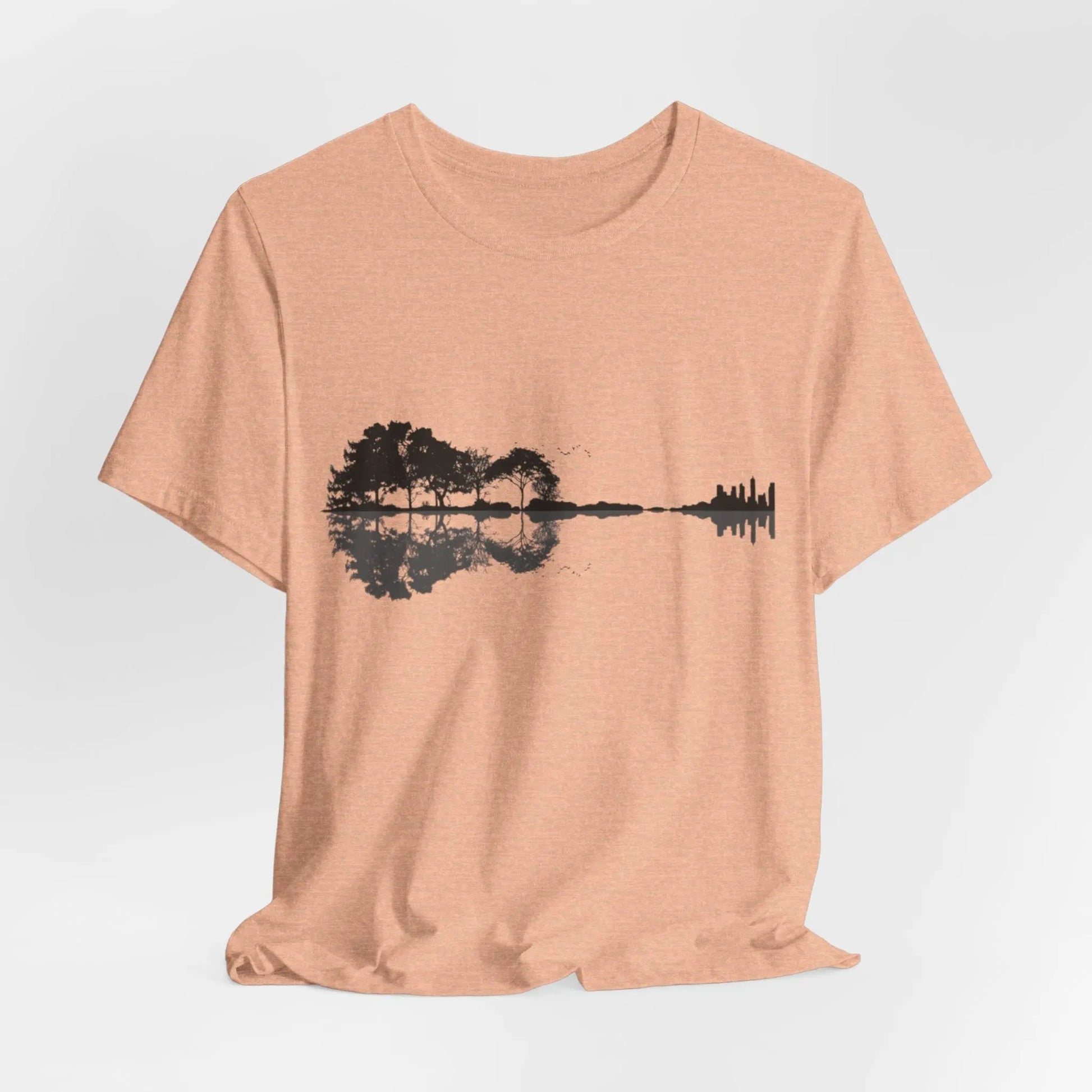 Gitarre trifft Natur – Musik T-Shirt für Männer & Frauen | Wald & Skyline Design - ElmunoT-Shirt