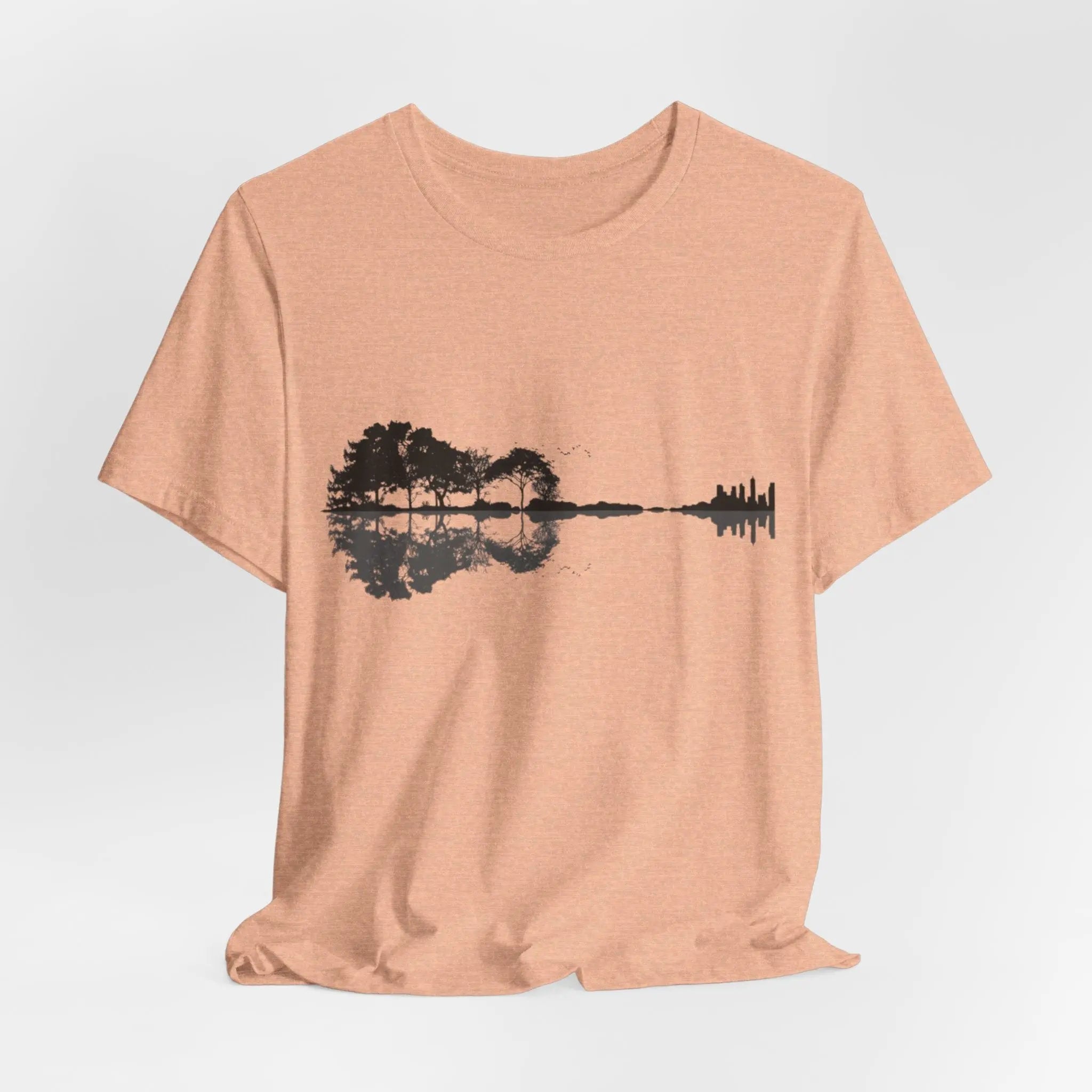 Gitarre trifft Natur – Musik T-Shirt für Männer & Frauen | Wald & Skyline Design - ElmunoT-Shirt