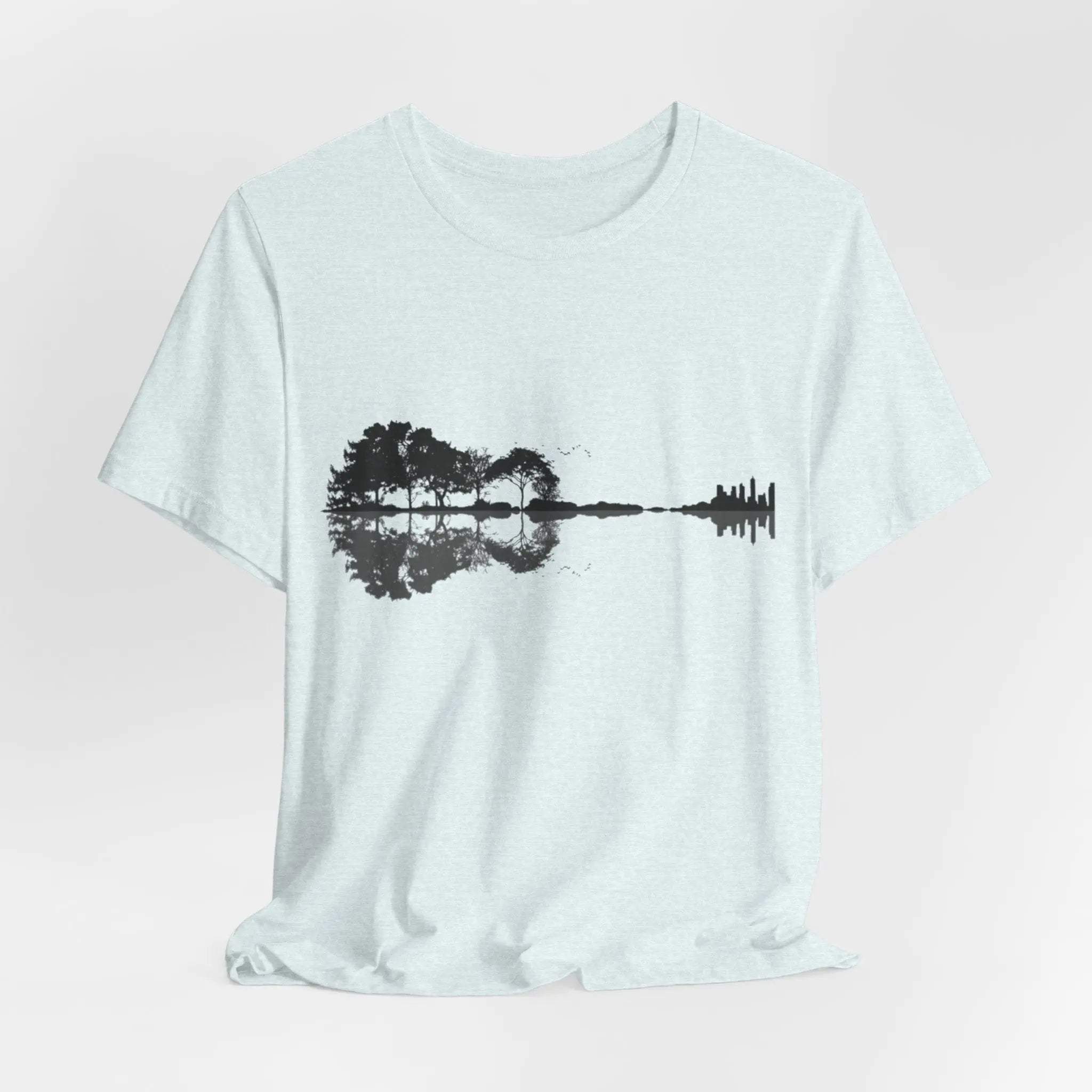 Gitarre trifft Natur – Musik T-Shirt für Männer & Frauen | Wald & Skyline Design - ElmunoT-Shirt