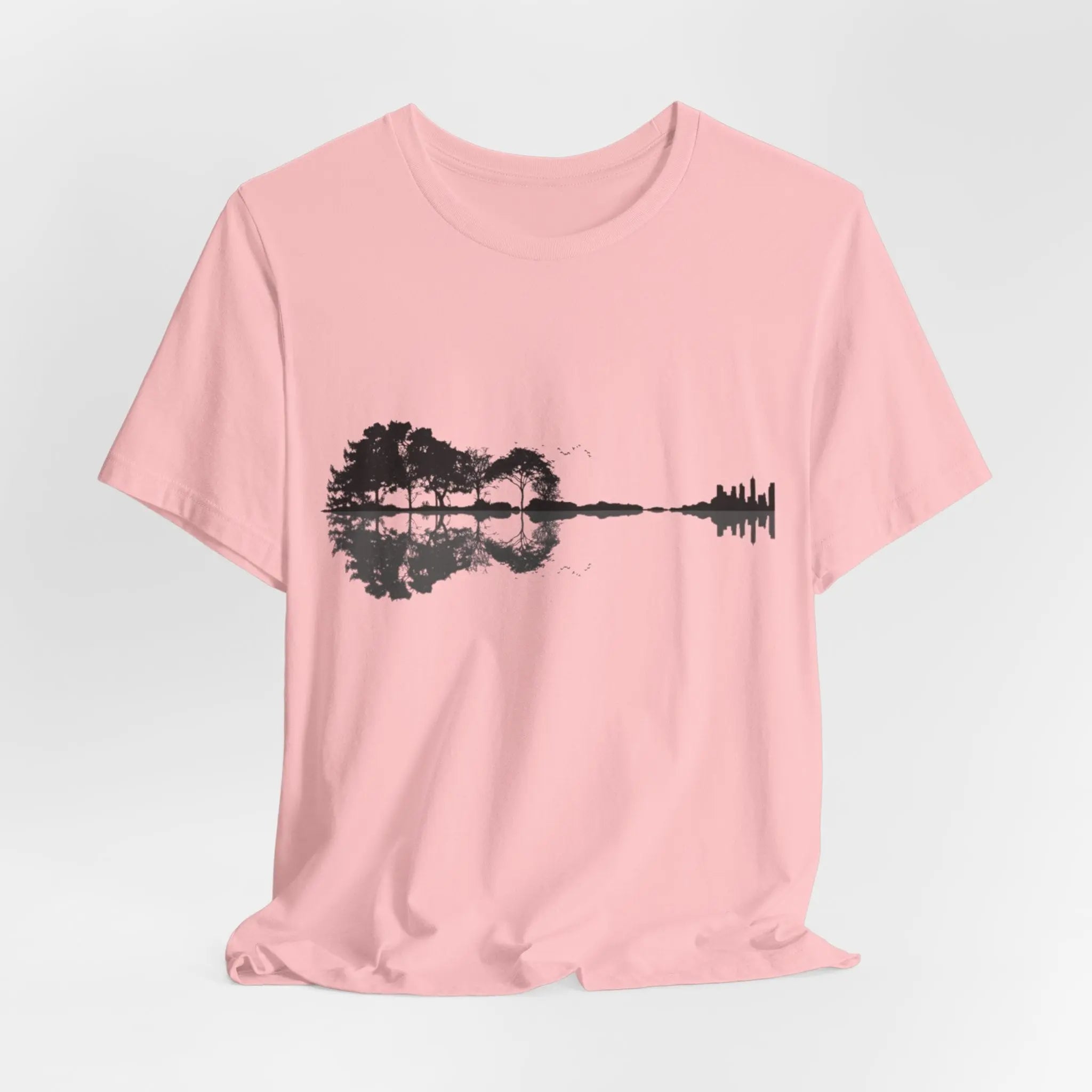Gitarre trifft Natur – Musik T-Shirt für Männer & Frauen | Wald & Skyline Design - ElmunoT-Shirt