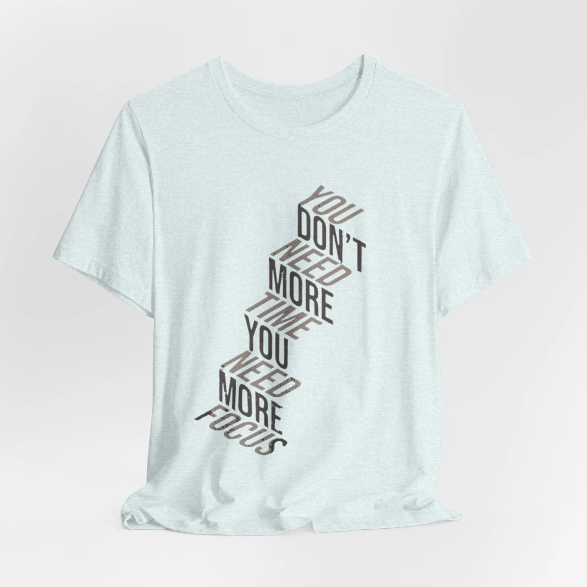 Motivationsshirt Herren & Damen – „You Need More Focus“ – Heather Ice Blue | Bella+Canvas 3001 Unisex Shirt - ElmunoT-Shirt